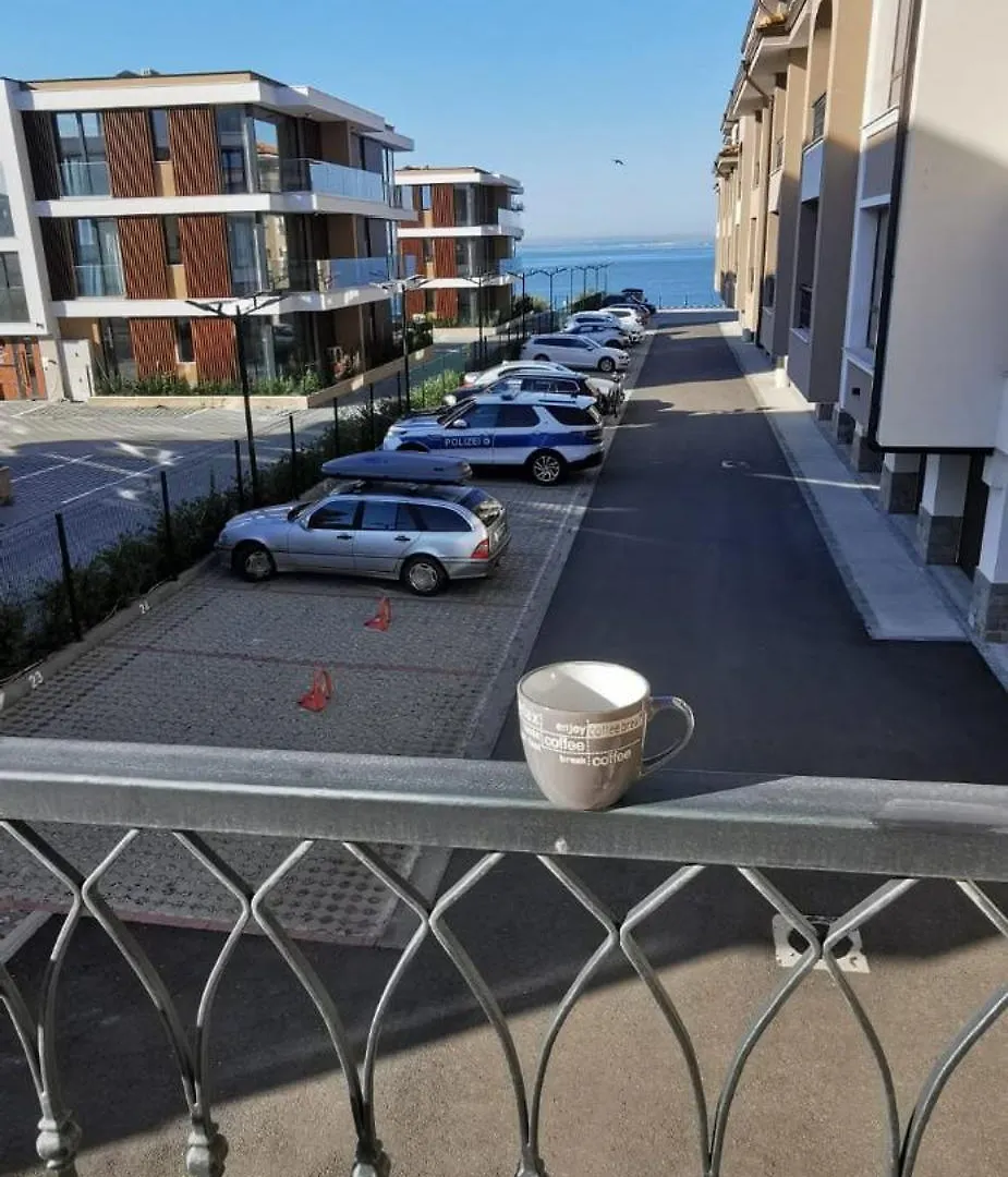 Aх, Морето Burgas 0*,
